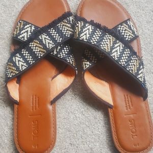 Tom Sandals Size 9